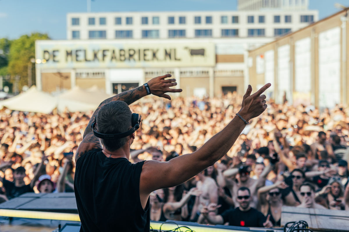 Loading... just a sec